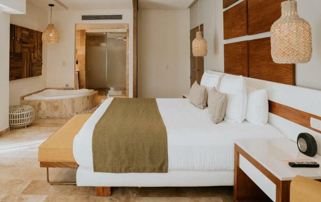 The Reef 28 - Adults Only - All Suites - Optional Gourmet All Inclusive, a Design Boutique Hotel