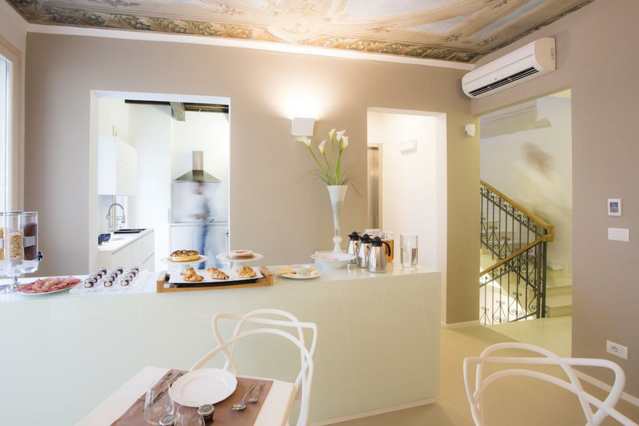 Borgoleoni 18 - Room and Breakfast