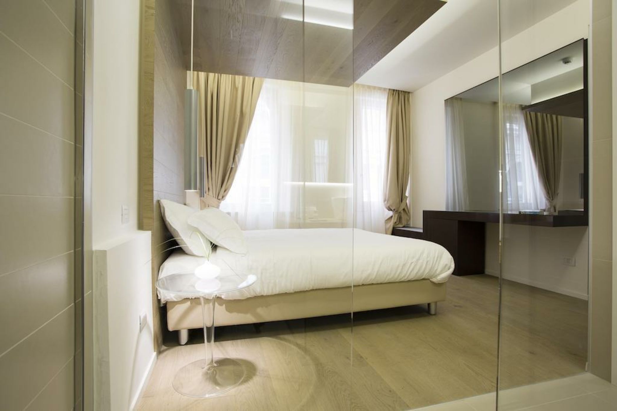 Borgoleoni 18 - Room and Breakfast