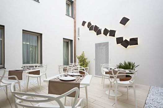 Borgoleoni 18 - Room and Breakfast
