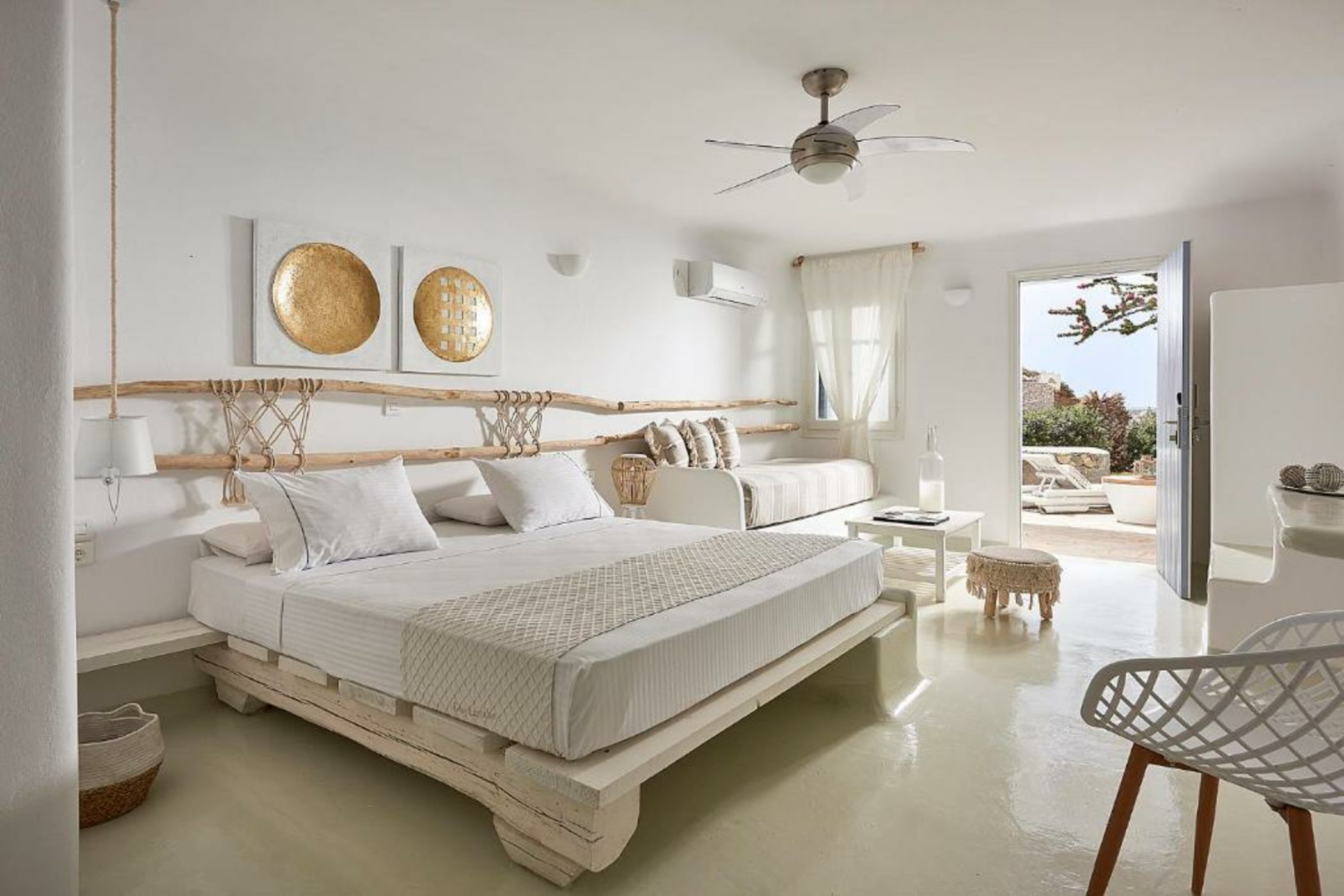 Artemis Deluxe Rooms