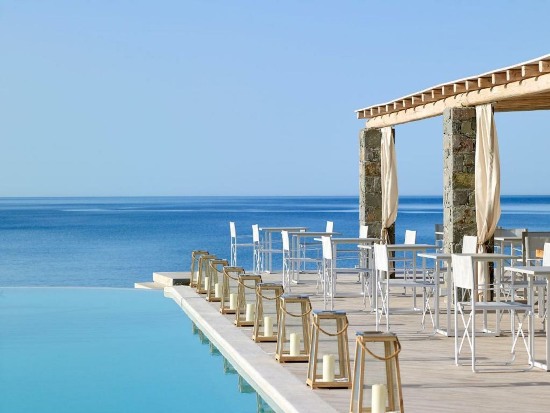 Artemis Deluxe Rooms