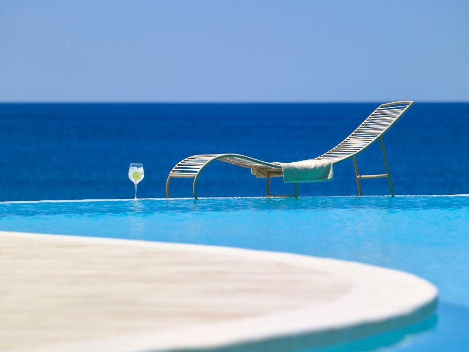 Artemis Deluxe Rooms