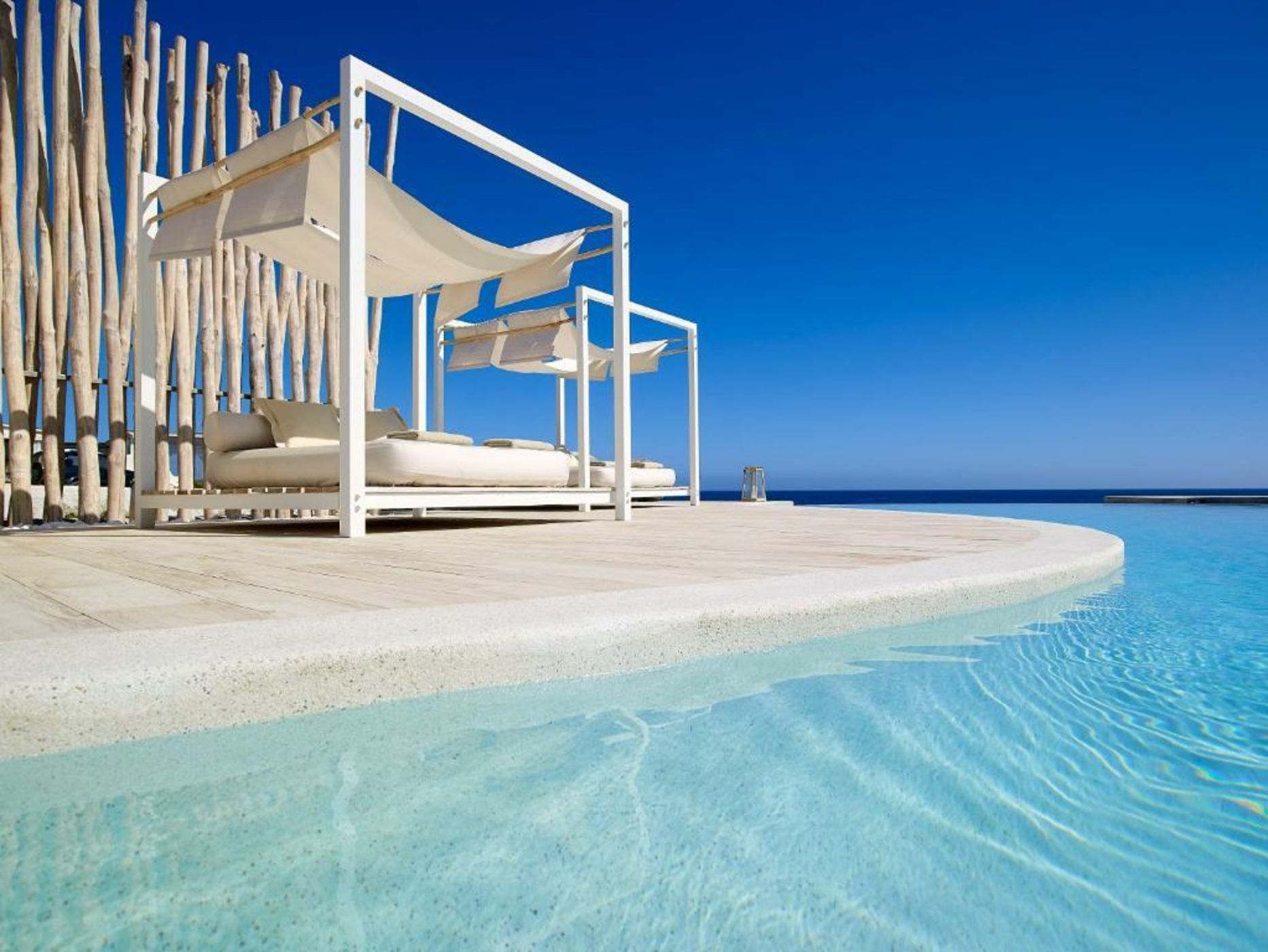 Artemis Deluxe Rooms