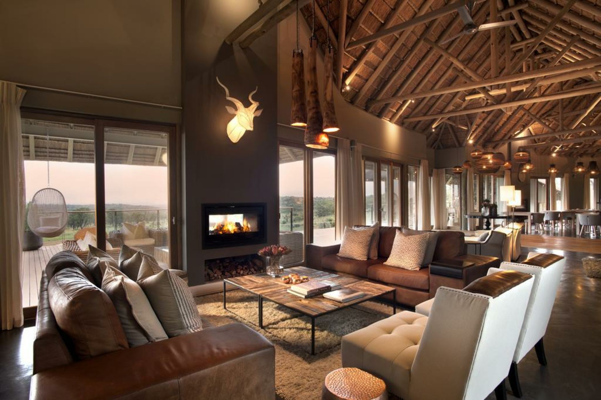 MHONDORO SAFARI LODGE & VILLA