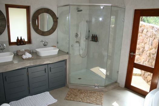 MHONDORO SAFARI LODGE & VILLA