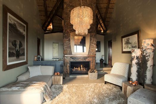 MHONDORO SAFARI LODGE & VILLA