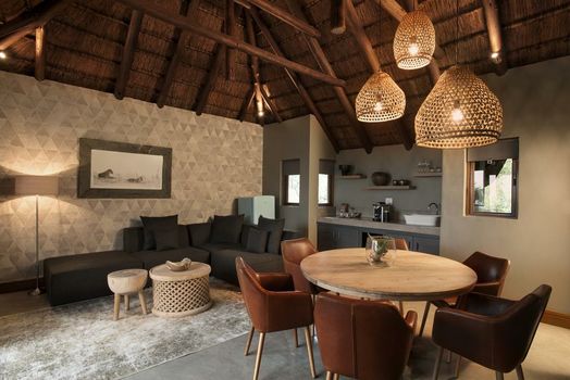 MHONDORO SAFARI LODGE & VILLA