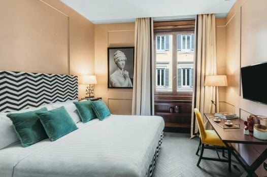 Singer Palace Hotel