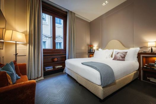 Singer Palace Hotel
