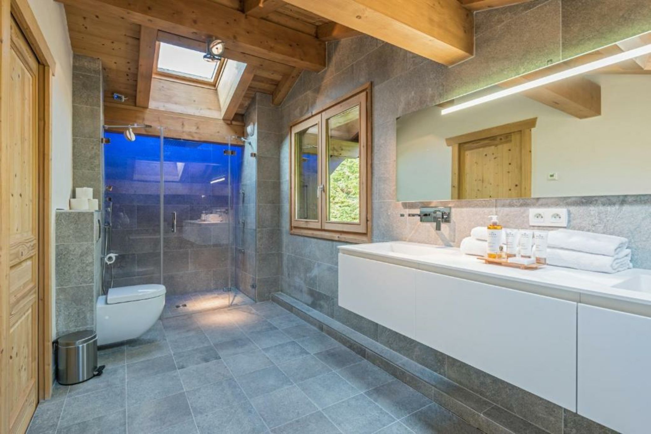 Chalet Omaroo II Morzine - by EMERALD STAY