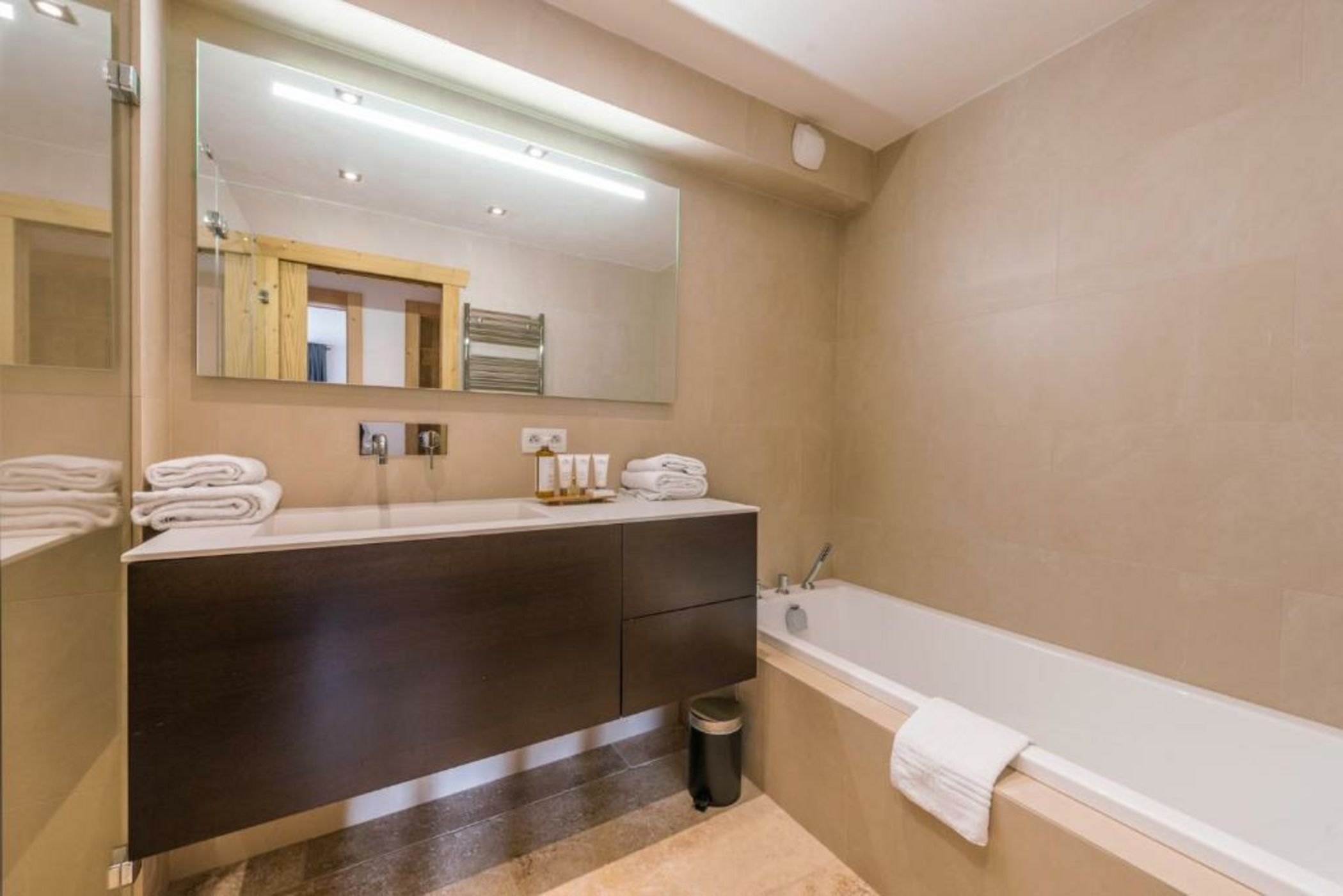 Chalet Omaroo II Morzine - by EMERALD STAY