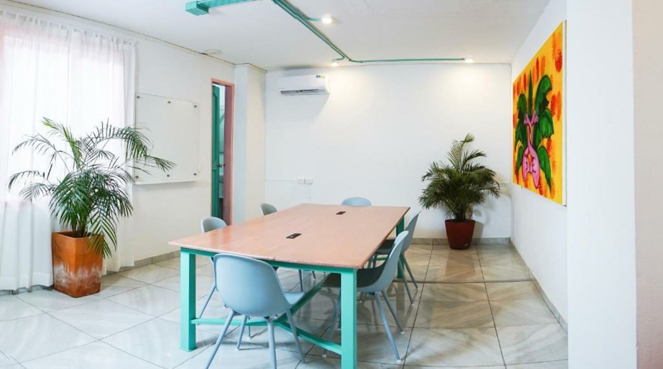 Flamingo Hostel & Coworking