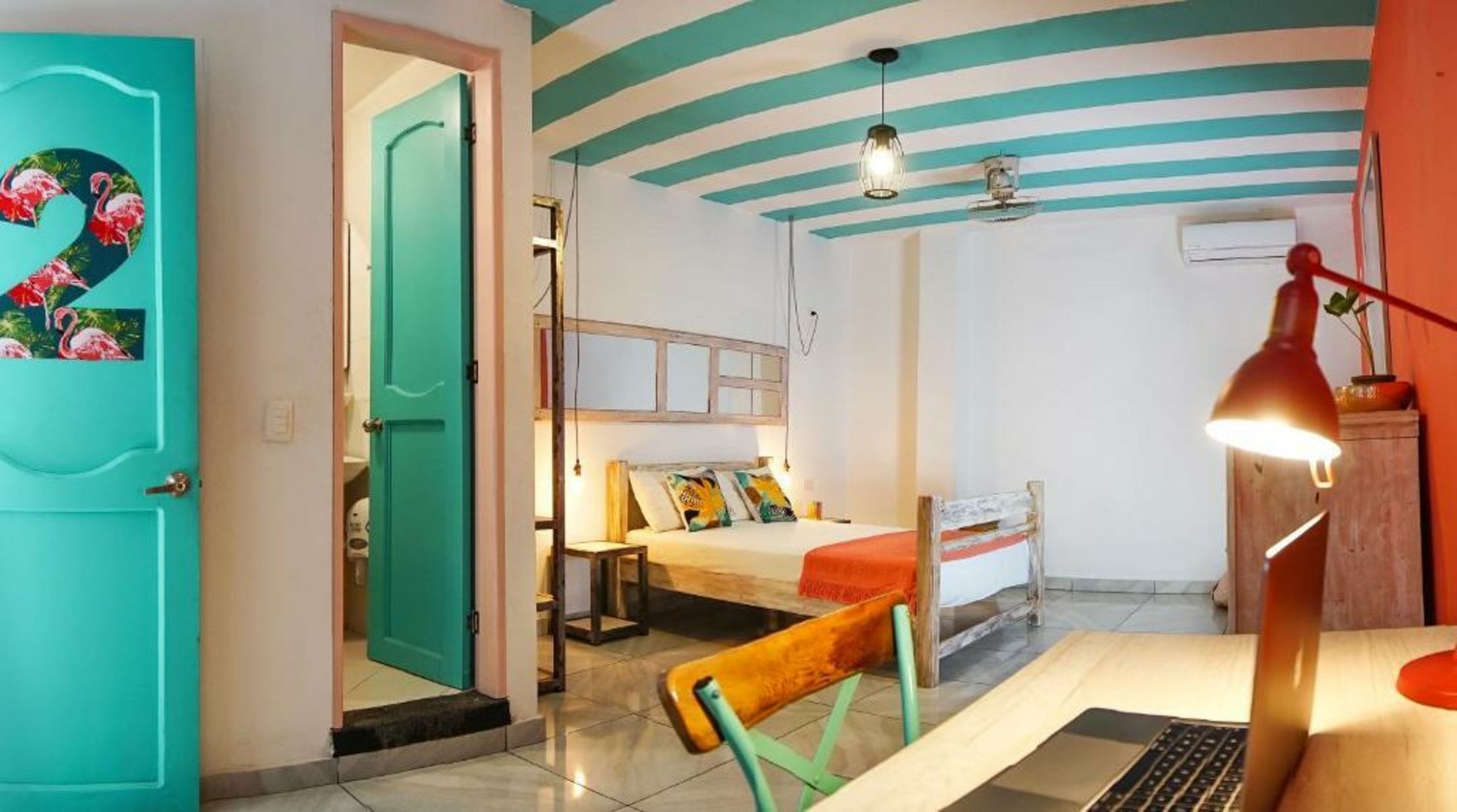 Flamingo Hostel & Coworking
