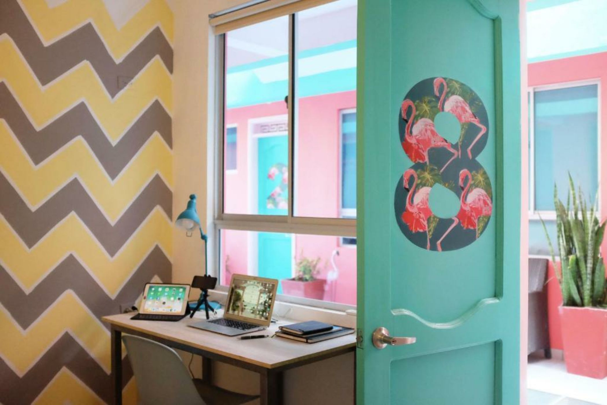 Flamingo Hostel & Coworking