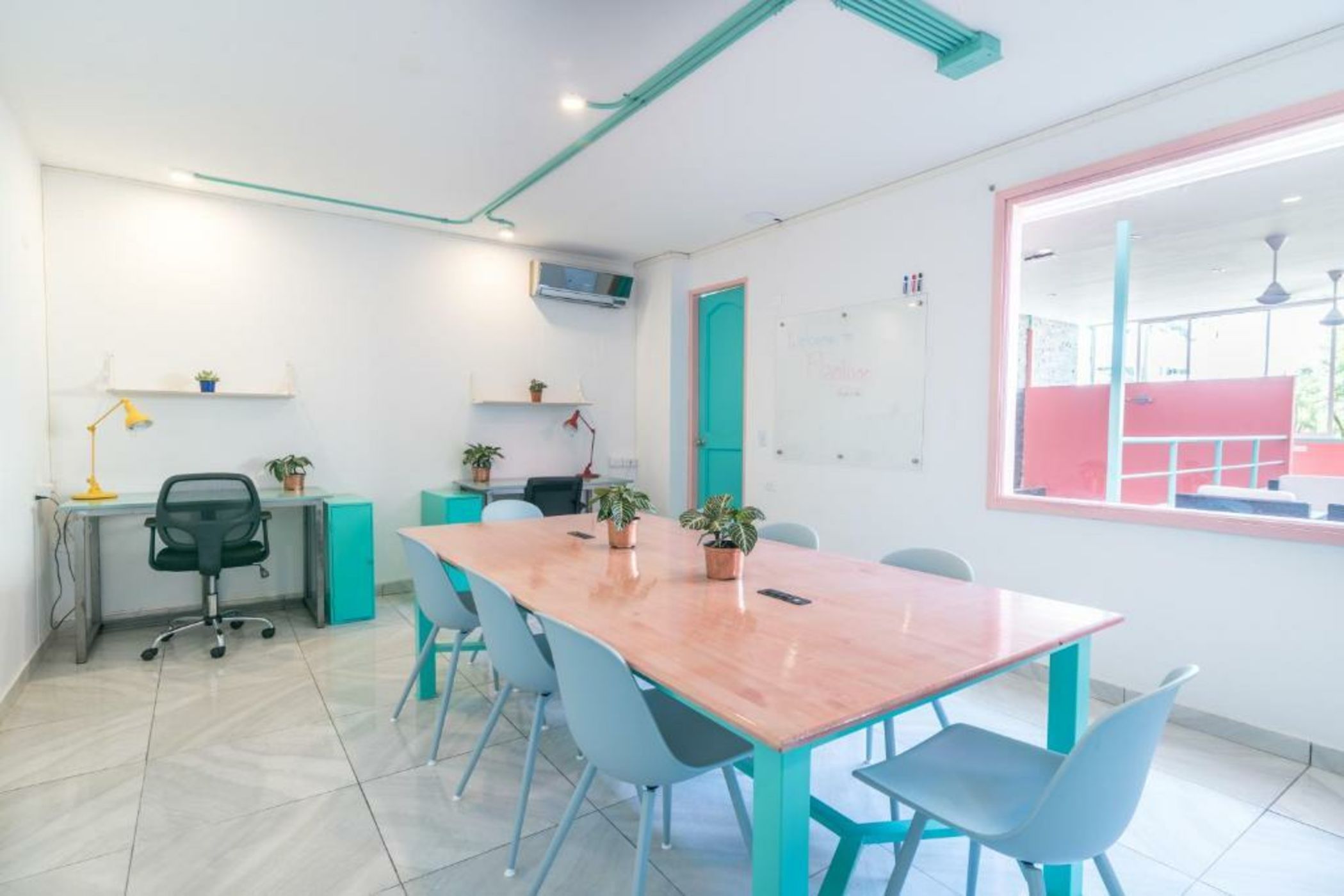 Flamingo Hostel & Coworking