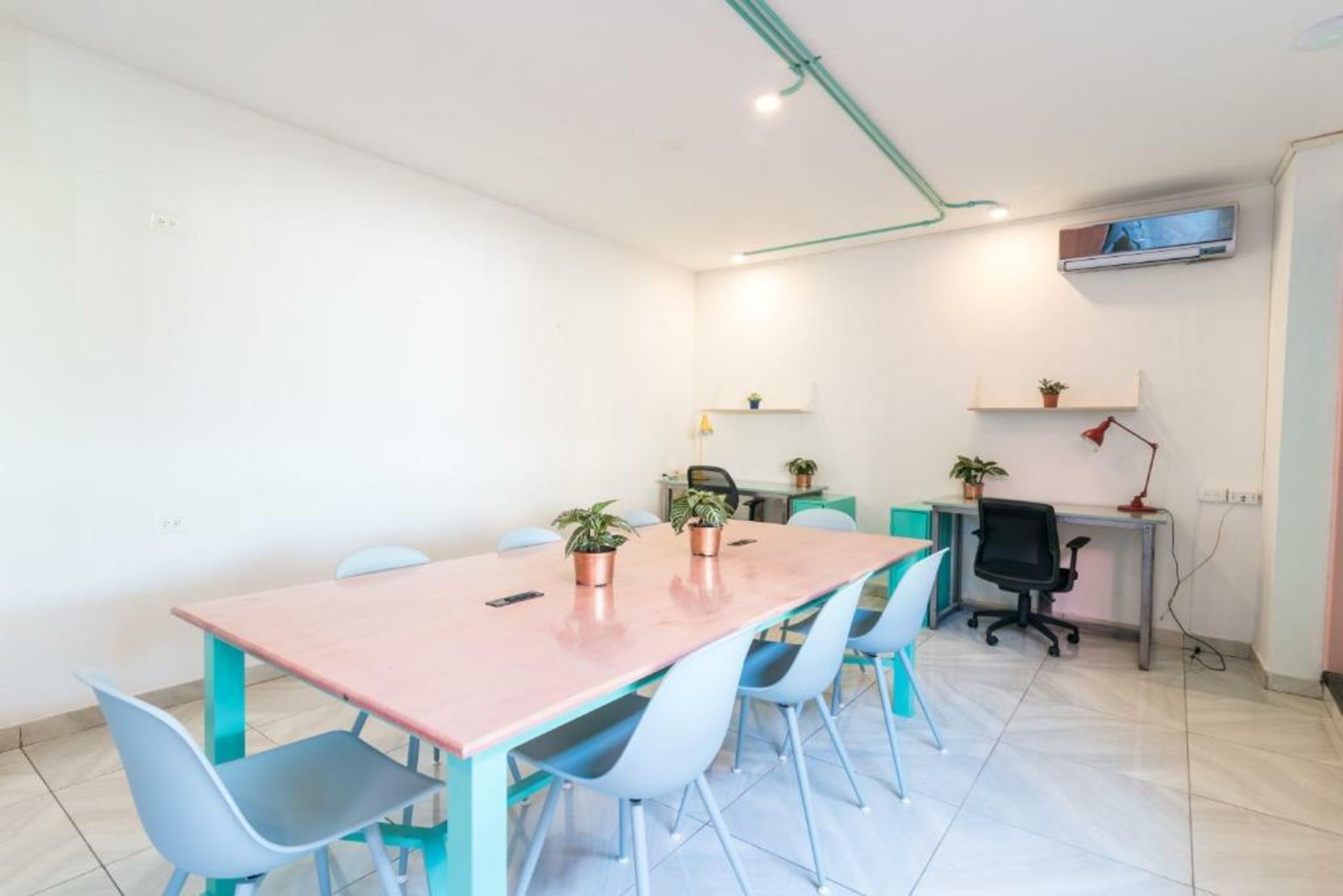 Flamingo Hostel & Coworking