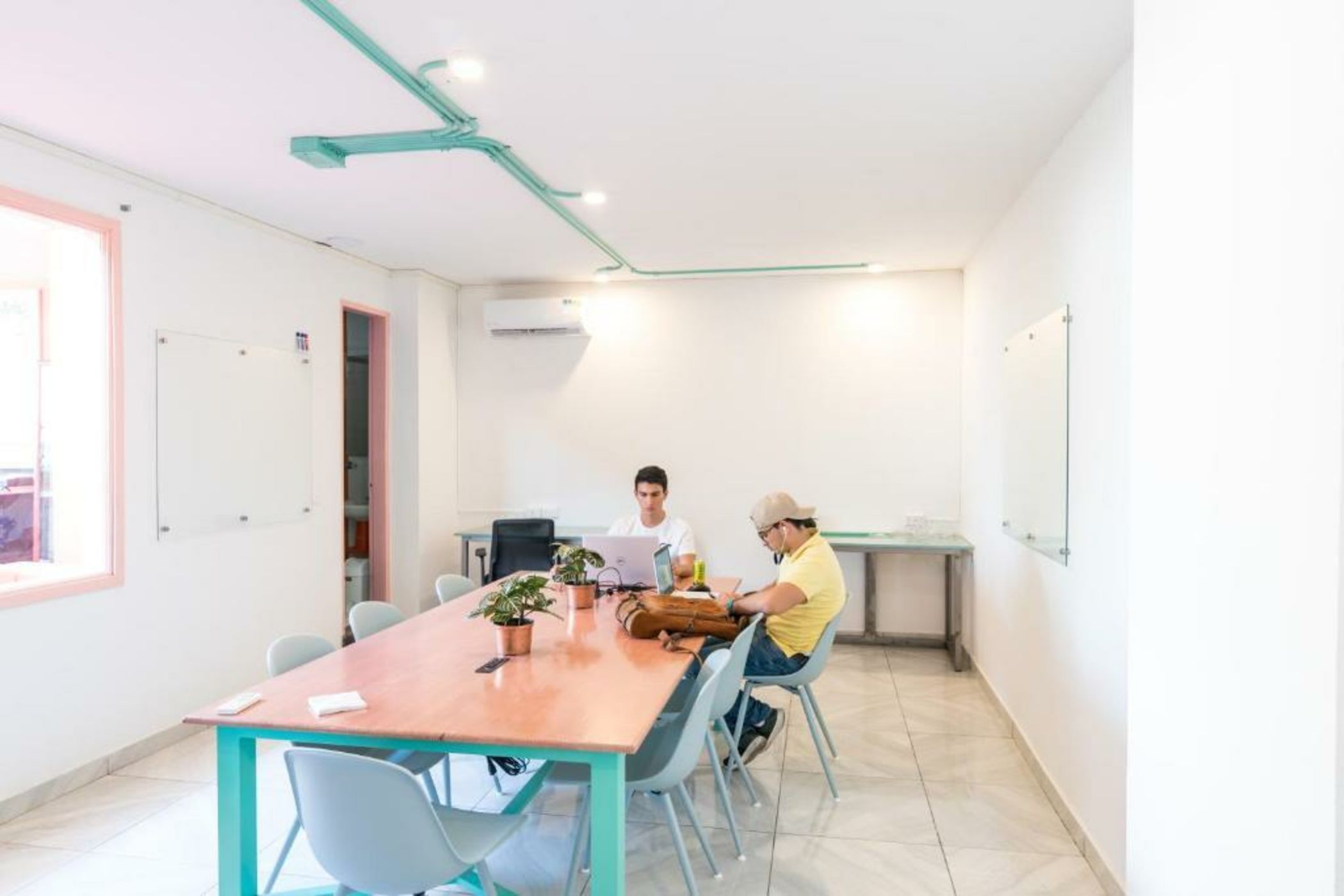 Flamingo Hostel & Coworking
