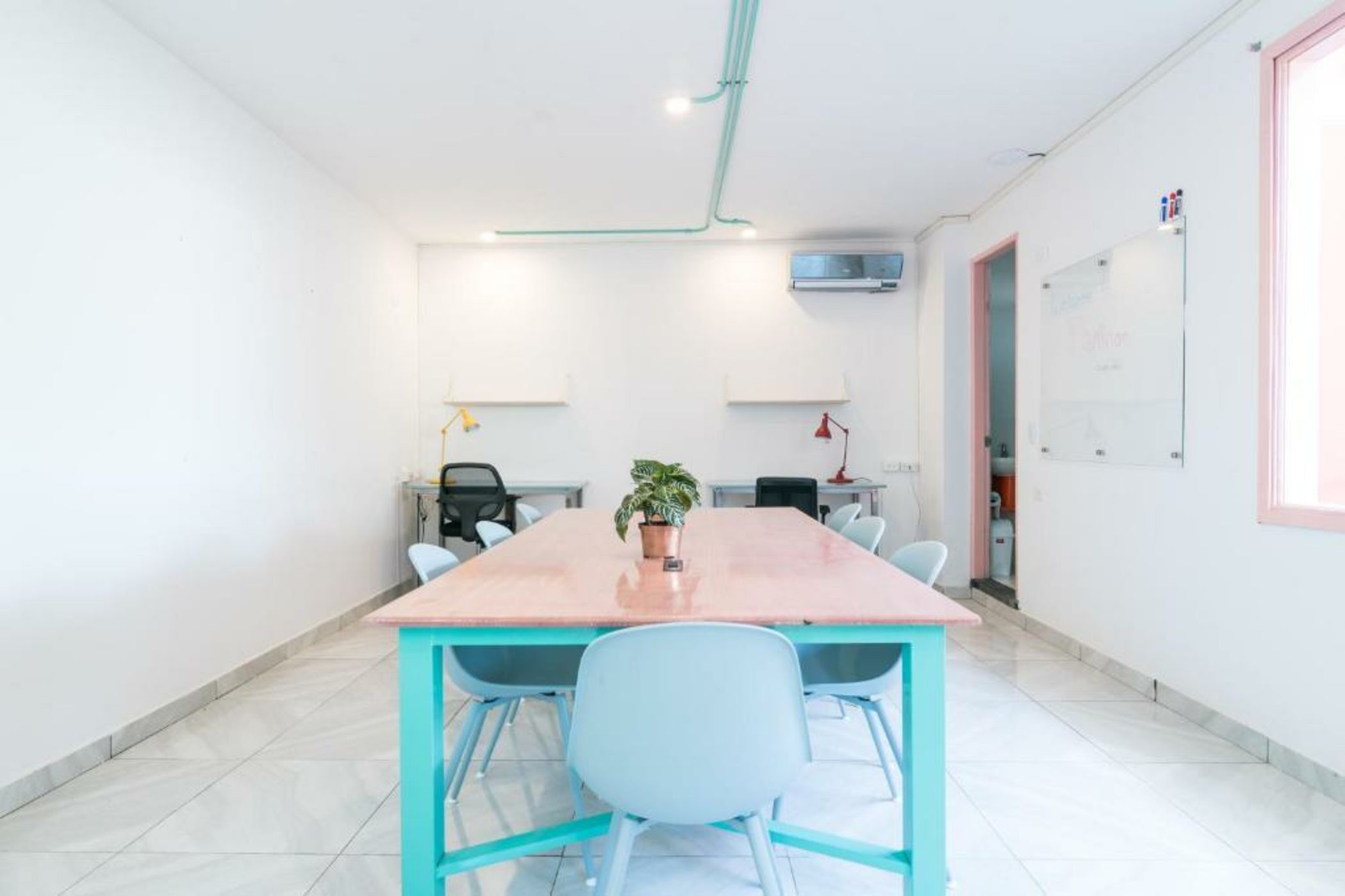 Flamingo Hostel & Coworking