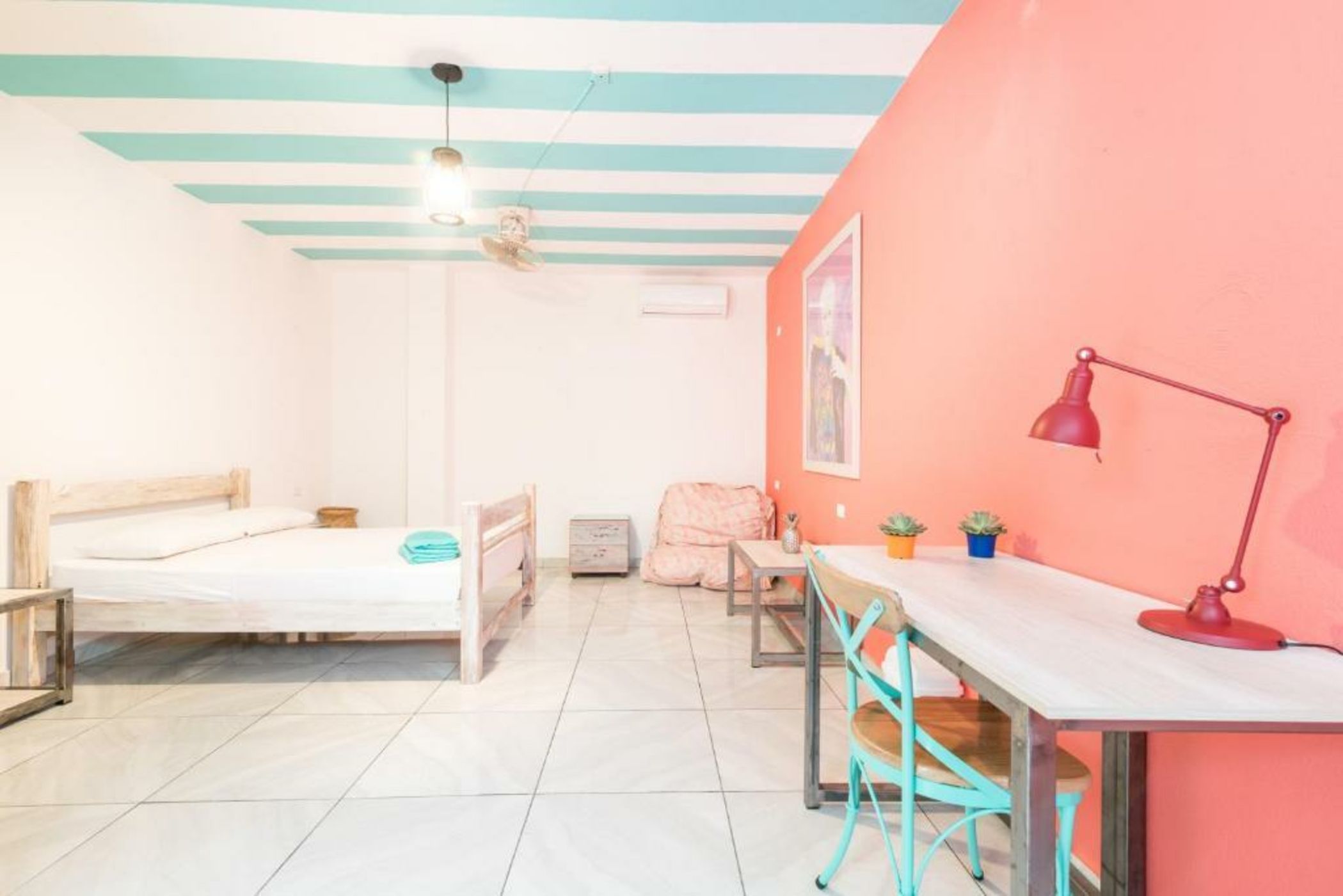Flamingo Hostel & Coworking