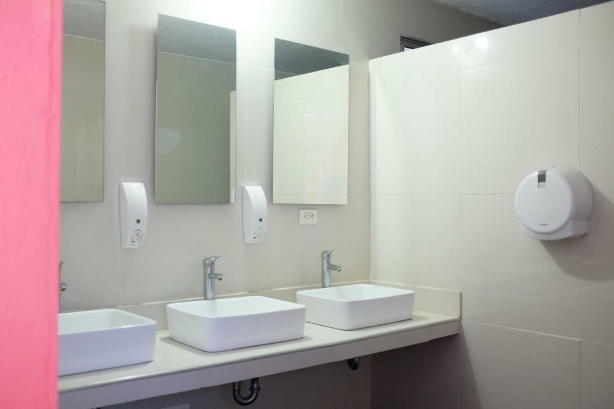 Flamingo Hostel & Coworking