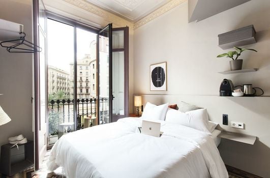 DestinationBCN - Universitat Rooms