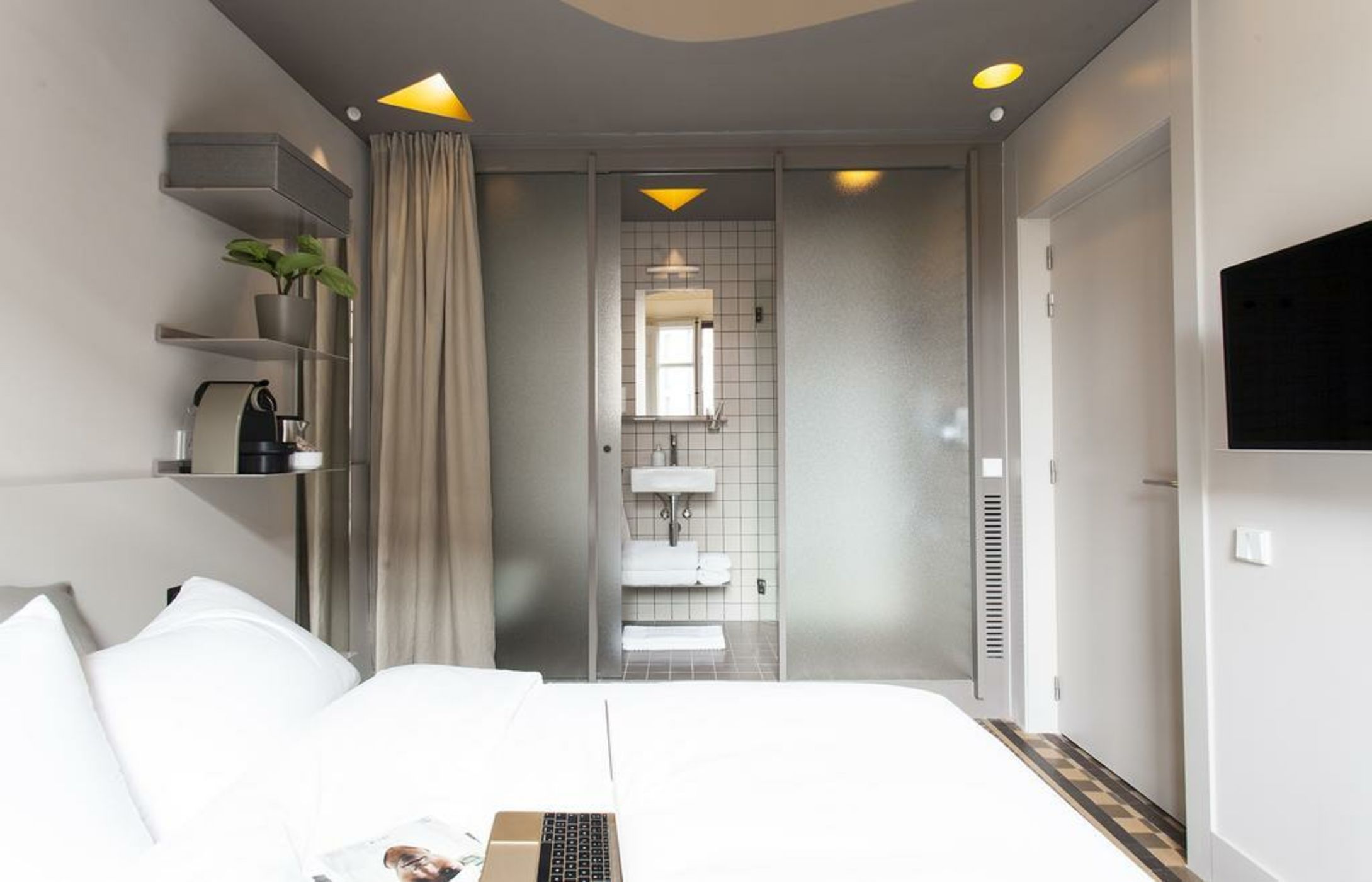 DestinationBCN - Universitat Rooms