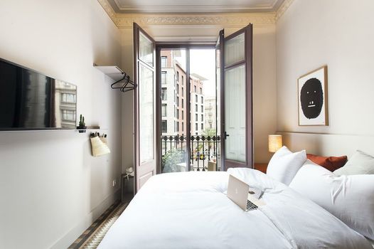 DestinationBCN - Universitat Rooms