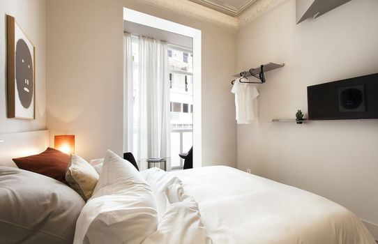 DestinationBCN - Universitat Rooms