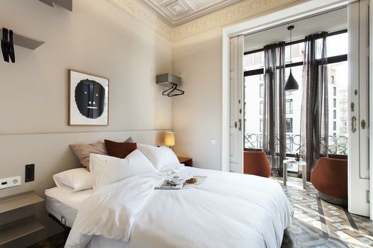 DestinationBCN - Universitat Rooms
