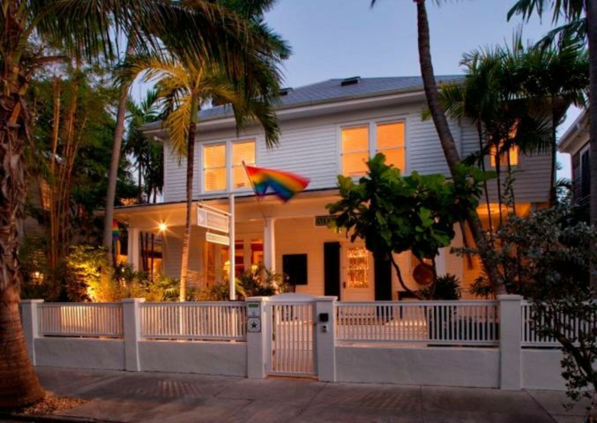 Alexander's Gay Lesbian Guesthouse (Adult Only 21+)