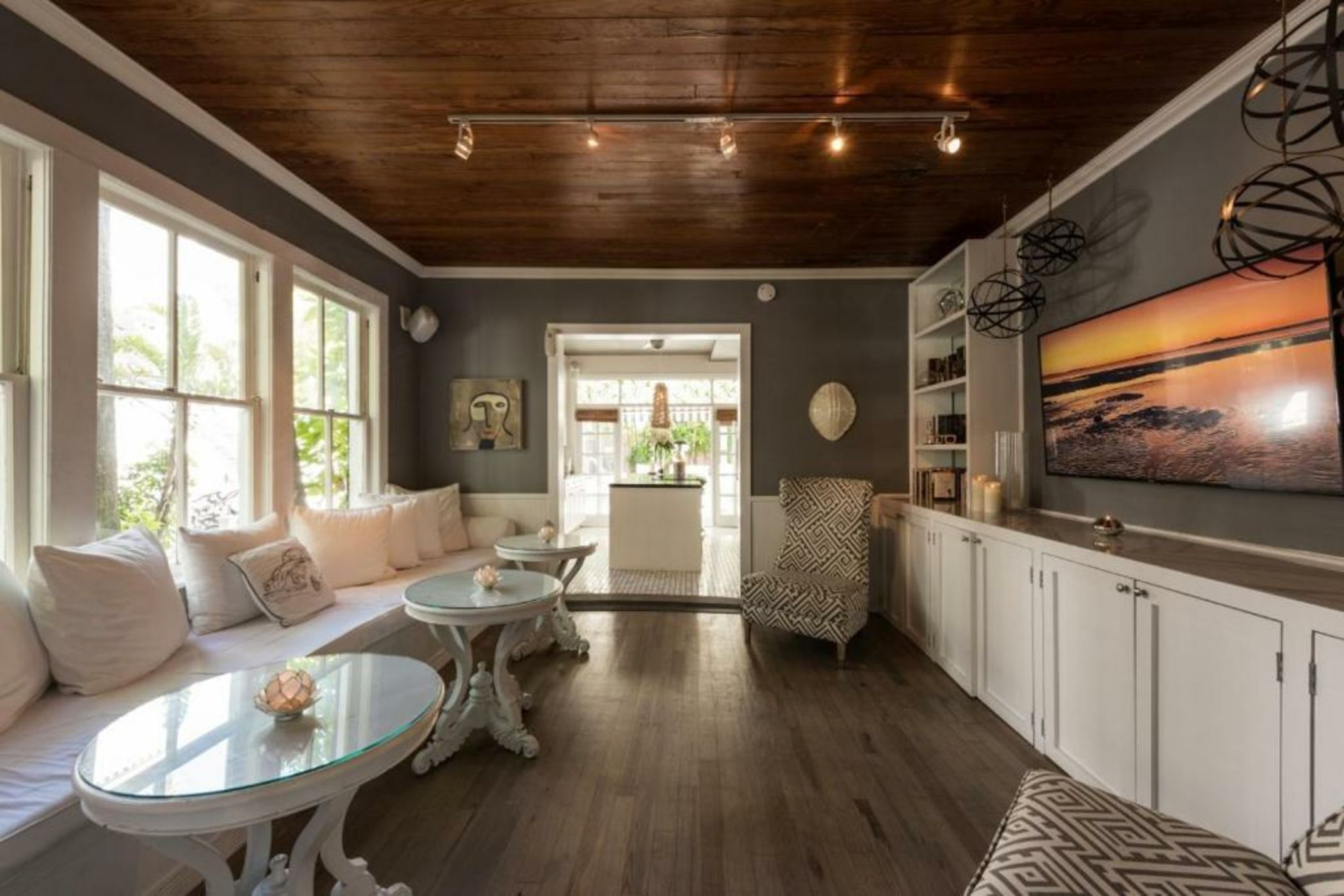 Alexander's Gay Lesbian Guesthouse (Adult Only 21+)