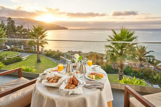 Les Suites at Cliff Bay PortoBay