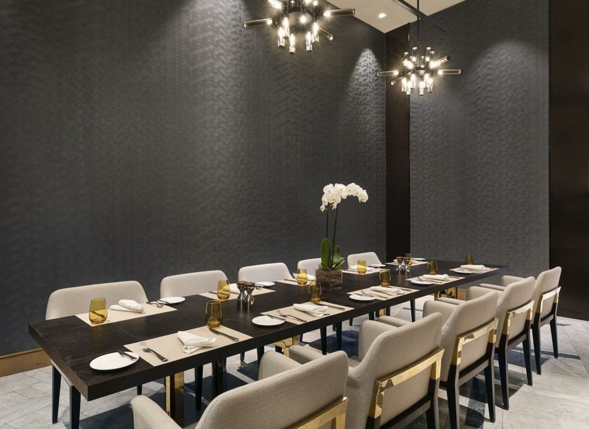 AlRayyan Hotel Doha, Curio Collection by Hilton