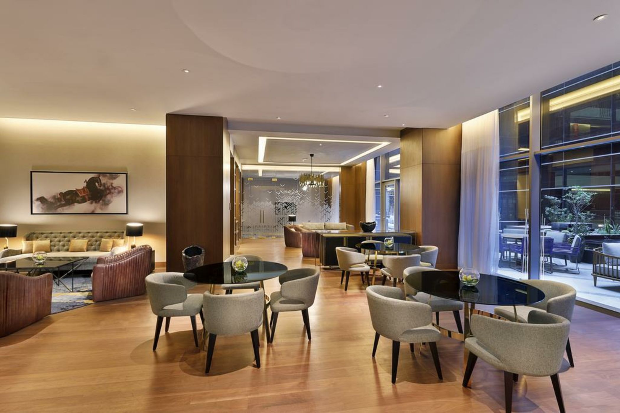 AlRayyan Hotel Doha, Curio Collection by Hilton