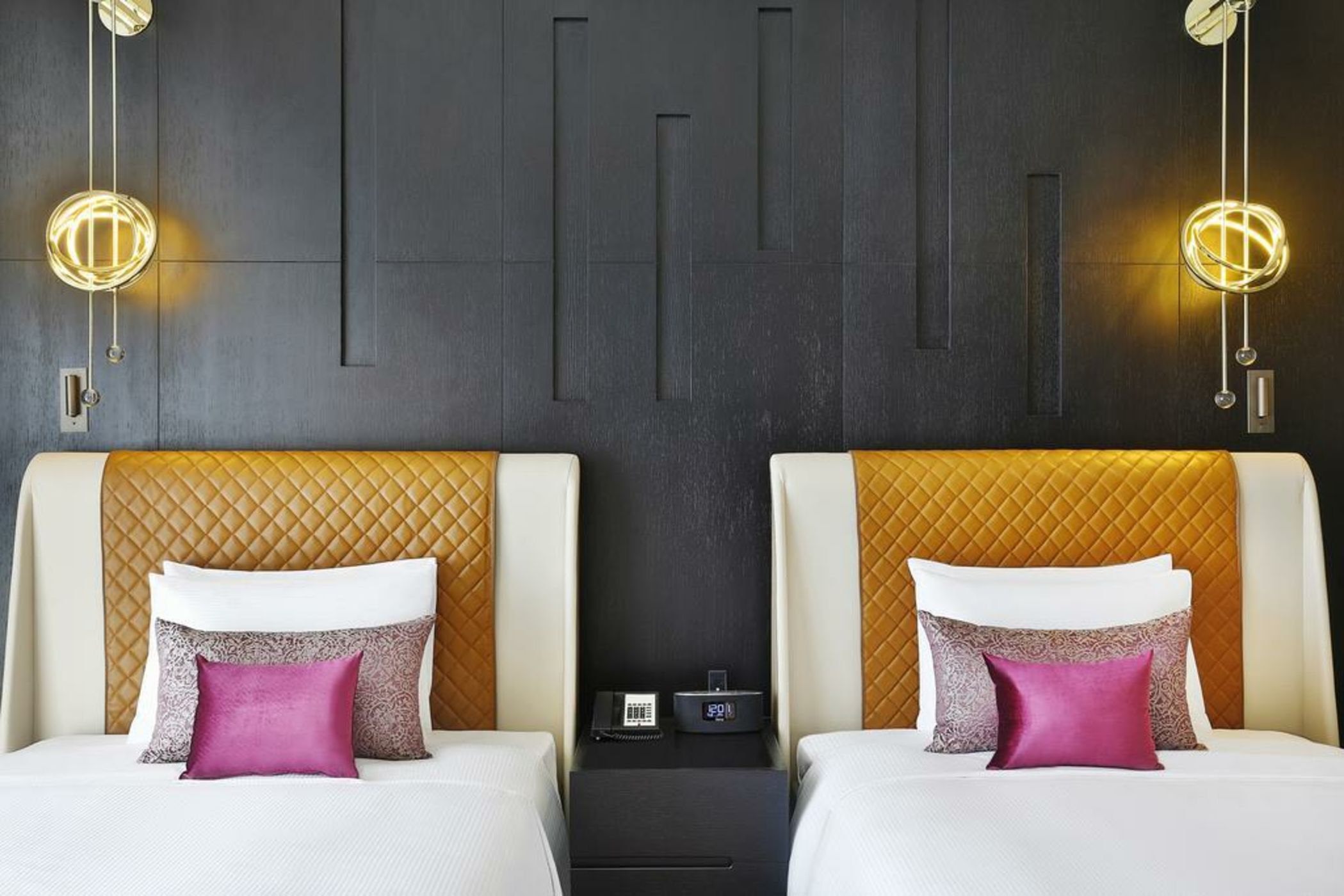 AlRayyan Hotel Doha, Curio Collection by Hilton