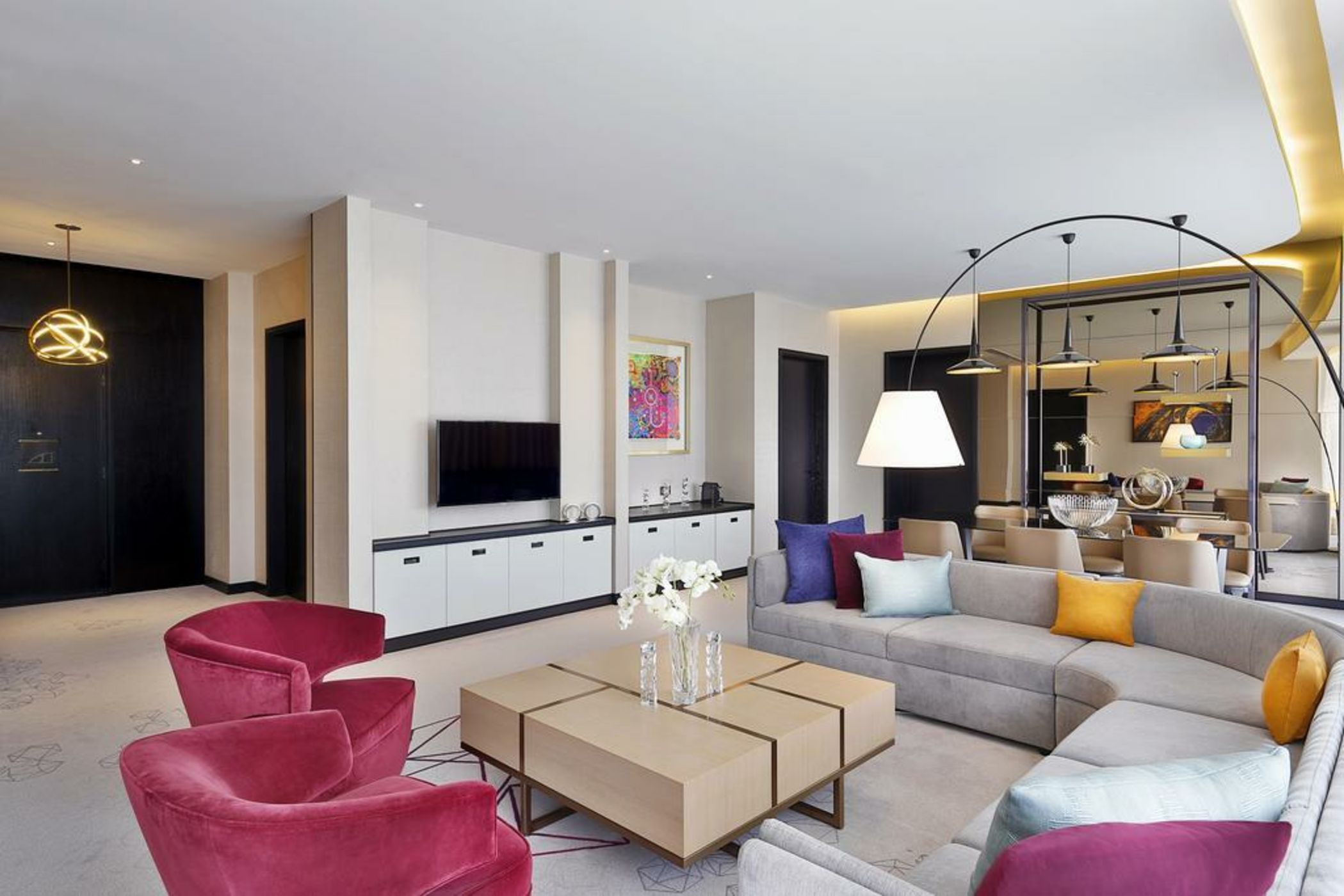 AlRayyan Hotel Doha, Curio Collection by Hilton