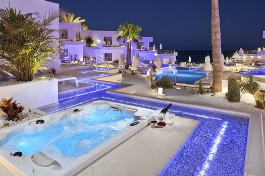 Lani's Suites de Luxe - Adults Only
