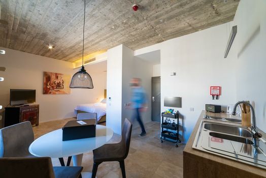 19 ROOMS