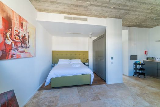 19 ROOMS