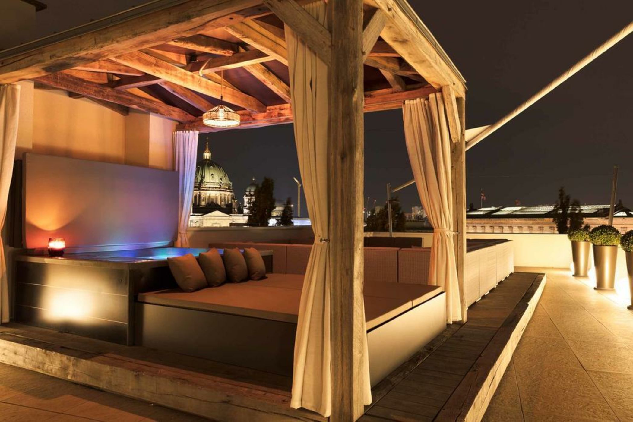 MONBIJOU PENTHOUSE by Suite.030 high class apartments