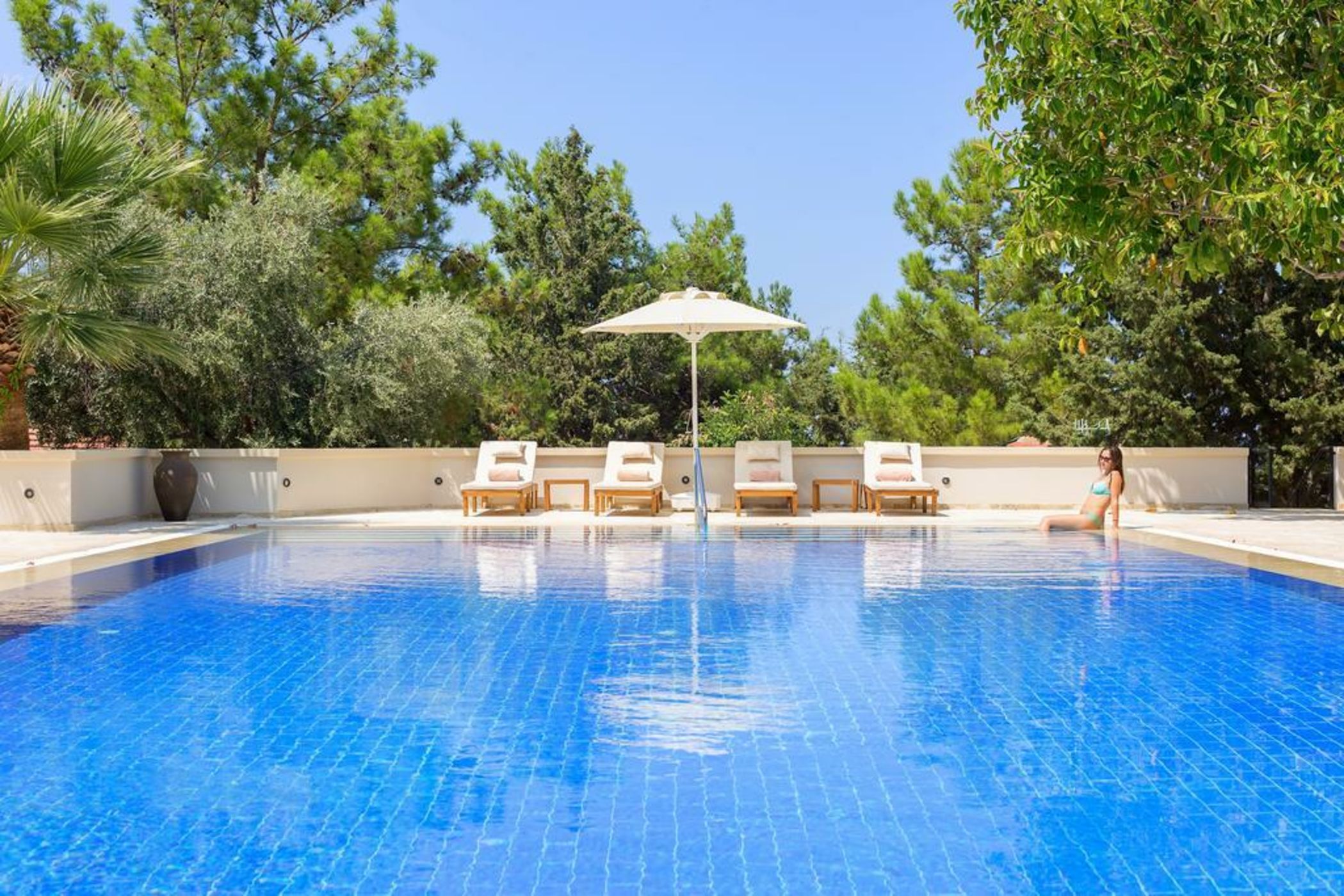 Gillham Luxury Boutique & Vineyard