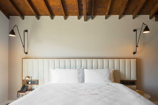 Gillham Luxury Boutique & Vineyard