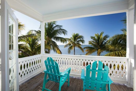 Parrot Key Hotel & Villas