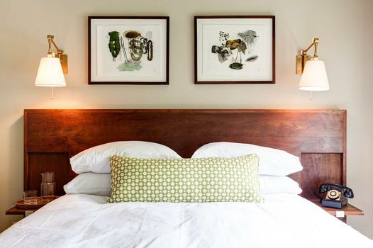Oakhurst Inn