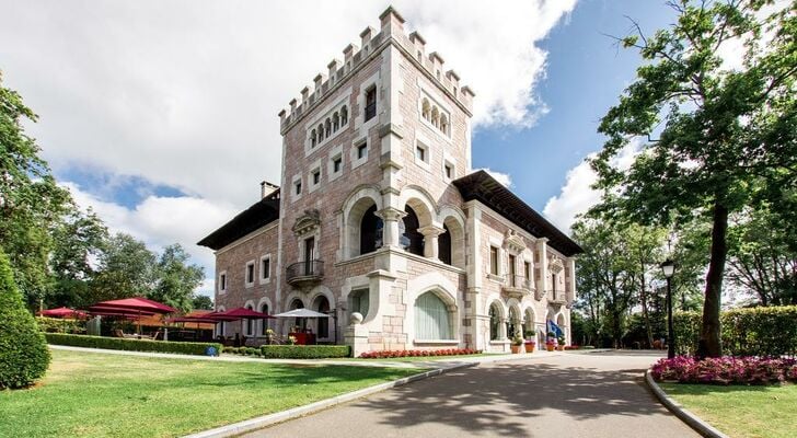 Castillo Del Bosque La Zoreda