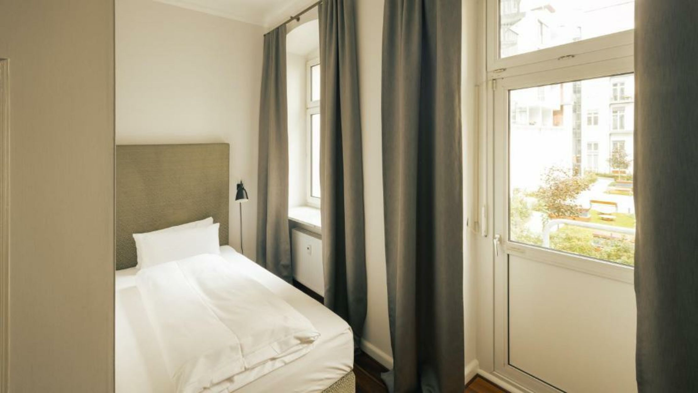 Digital check-in - THE DUDE by charly