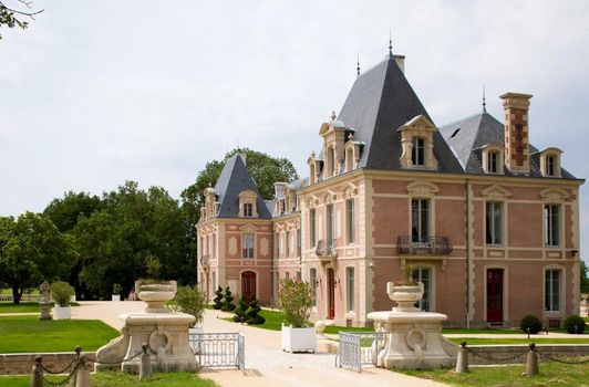 Alexandra Palace - La Maison Younan