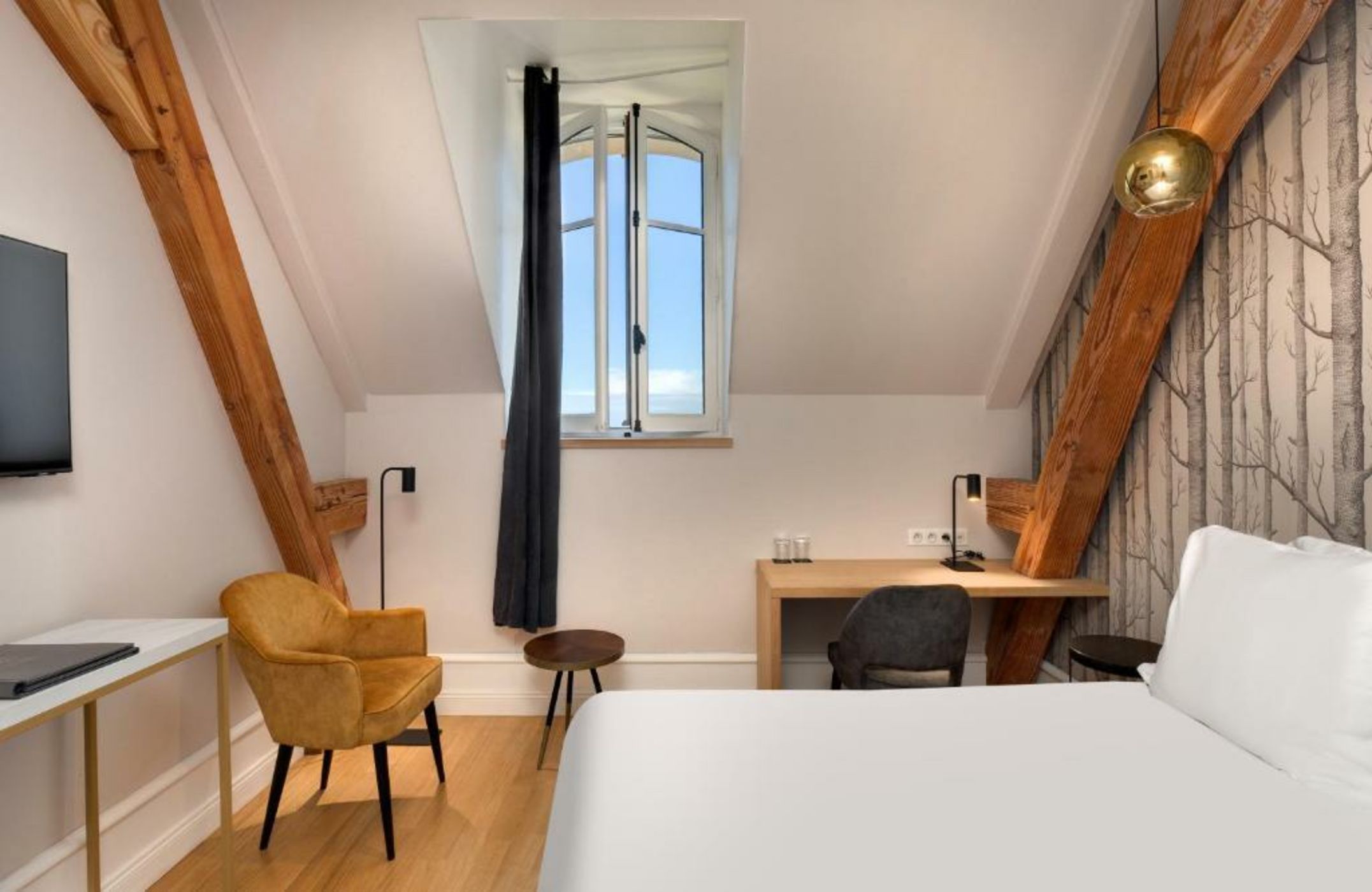 Alexandra Palace - La Maison Younan