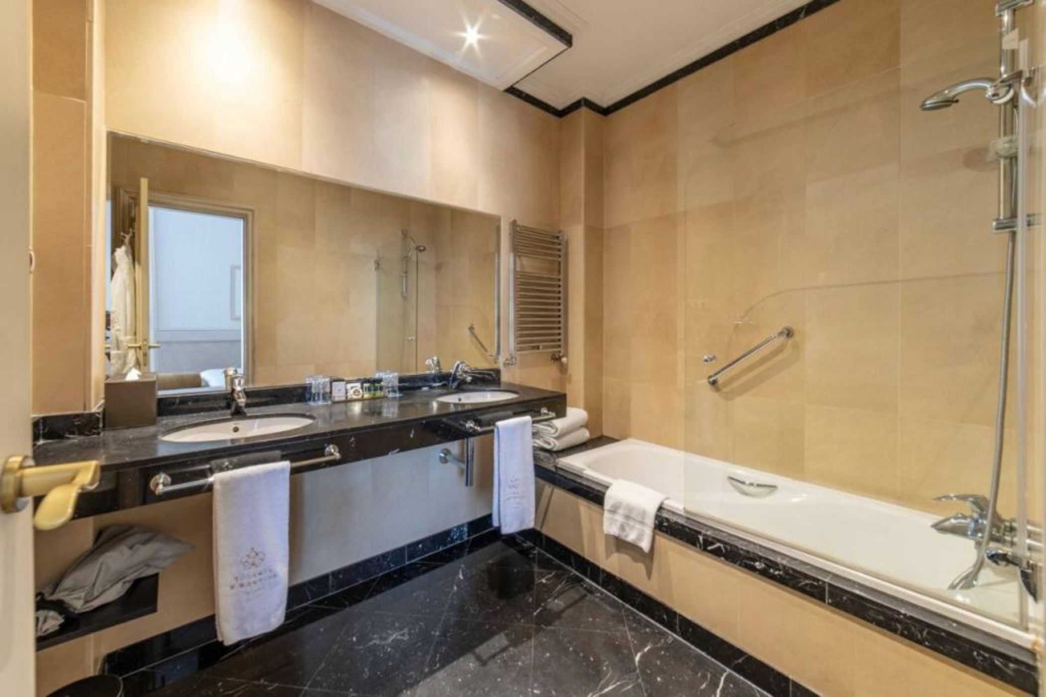 Eugenia de Montijo, Autograph Collection